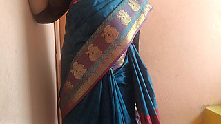 Neighbour Married Women Showing Structure in Stairs