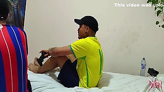 Chamei Meu Amigo Pra Jogar Video Game E Sentei No Joystick Dele (completo No Red) 10 Min With Sub Zero, Bee F And Anal Fingering