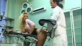 Blonde chez le docteur: Blowjob, Cumshot  Big Dick Porn
