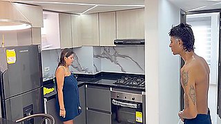 Se Va El Agua En La Unidad Y Hago Venir A Chorros A La Puta Embarazada De Mi Vecina 21 Min