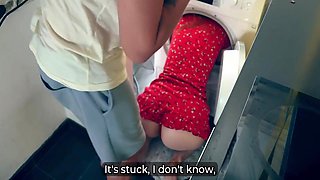 Stepson Fucks Stepmom Stuck In Washer - Hot Creampie Finish