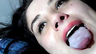 A super beautiful and horny babe enjoys sucking