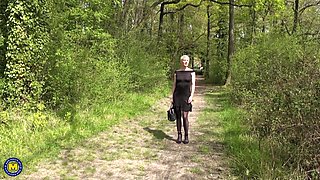 Hot Milf Mia Wallace Loves To Have Great Anal Sex - MatureNl