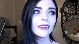 Amateur brunette ariana marie solo toying