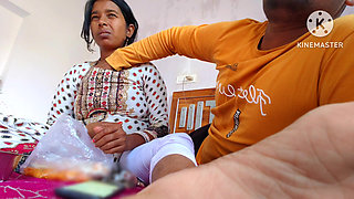 Desi college bhabhi hot boobs suking - unknown girl stops my bike, I take her on my bike and take her home and kiss her boobs.