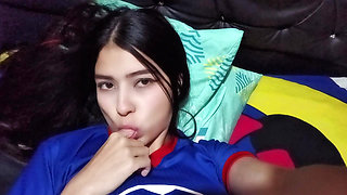 21-YEAR-OLD COLLEGE GIRL MASTURBATES IN THE ROOM