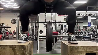 Saturday Squats with Simone Steele