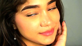 Young amateur teen in solo masturbation getting kinky
