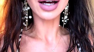 Leann amateur beautiful brunette with big boobs