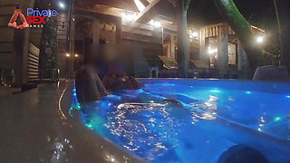 Anal Fuck and Orgasm in the Jacuzzi