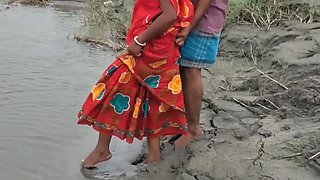 Bangladeshi Close up Bangli Bowd Close up Fucking Videos Alone Beside a River Outdoor Bangli Bowdi Part2