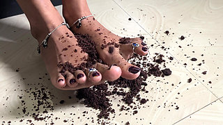 Tamil Mistress Mami Hot Sexy Yummy Feet Cake for Tamil Slaves