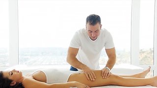 Keisha Grey gets her juicy tits oiled and massaged