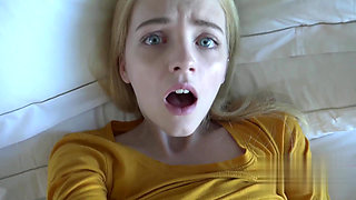 Hot Cute Girl Smoking while get Fuck
