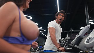 Watch Him Jog, Suck His Hog! With Zane Walker, Nataly Ordonez - Brazzers