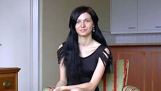 Lina Arian, Casting