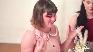 Hot Lesbian Workshop: 4 Sexy Ladies Learn Oral Sex Techniques on Laney Day