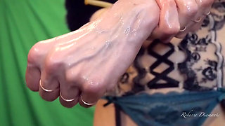 Rebecca Diamante's Big Hands Veins