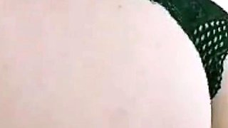 Fist fuck fetish babe plays with big toys