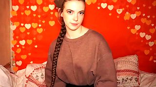 Amateur young teen solo masturbation on her livingroom