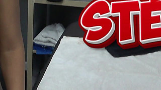 Orgasm Scream for Hot Ebony Stepmom on Massage Bed