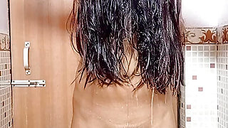 Indian desi hot girl bathing in naked , Indian girl bathing naked