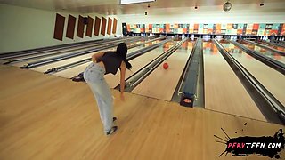 Gaby Ortega And Victor Ray - Fucking Sneaky In The Bowling Alley And Getting Filmed 11 Min