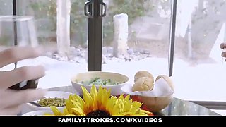 Familystrokes - stepdaddy gets fellatio on thanksgiving (Brooklyn Chase) (Rosalyn Sphinx)