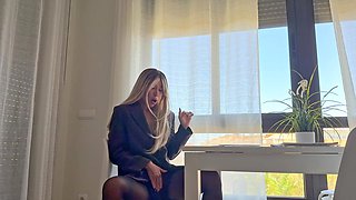 Boss Fucks Nymphomaniac Secretary on Reception Desk