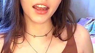 Pretty switch Evelyn giving some hot JOI-18flirt
