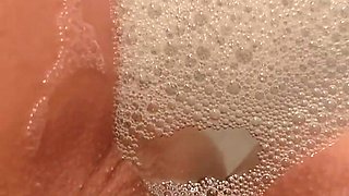 Nass in Der Badewanne
