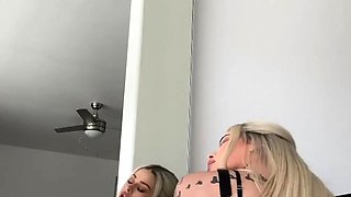 Blonde emo amateur solo masturbation