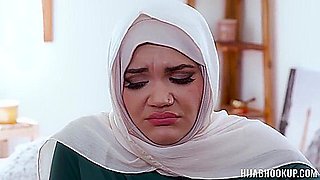Handyman Helps Hijab Babe With Her First Time