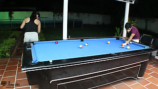 British Stepsister Forgot to Wear Panties to Bed - Porn in Spanish