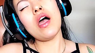 Masturbate and Cum on My Face