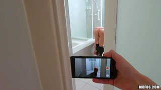 Spying on sexy babe in the shower ends with blowjob and steamy sex