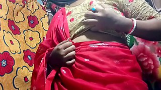 Housewife with big natural tits gets naughty