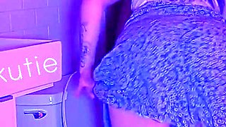 Sometimes a Kutie Has to Shake a Booty Before Having a Good Pee!