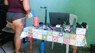 I Look at My Stepmother with That Big Ass Who Has How She Cleans the House How Much I Want to Fuck That Ass