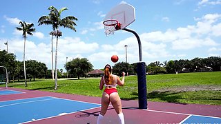 Nia Bleu - The Thickest Basketball Star