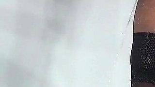 Pissing Babe in Nylon