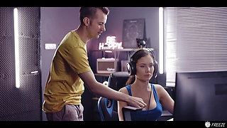 Gamer Girl Gets Banged After Time Freeze - LoL Match Turns Into Pussy Creampie And Cum In Mouth Lobby