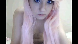 Pink haired amateur emo webcam hottie enjoys petting her holes