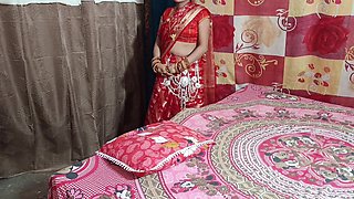 Desi Bhabhi Beautiful Looking Red Saree Fucking with Dever