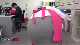Chihiro Akino Gives Japanese Blow Job So Intense It Amazes Her Partner