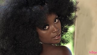 Ebony Elsie hot solo video