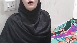 Muslim girl ka burkha utaar kar jabar dasti chod diya