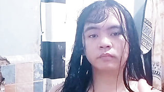 Filipina Babe Plays While on Secret Video Call