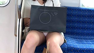 Asian amateurs enjoying sex in public