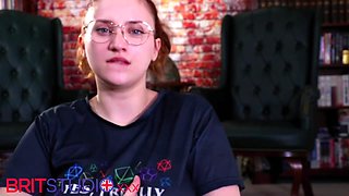 Gym Girl Cums Hard On Her Fucking Machine - Gamer Girl And Victoria Greene